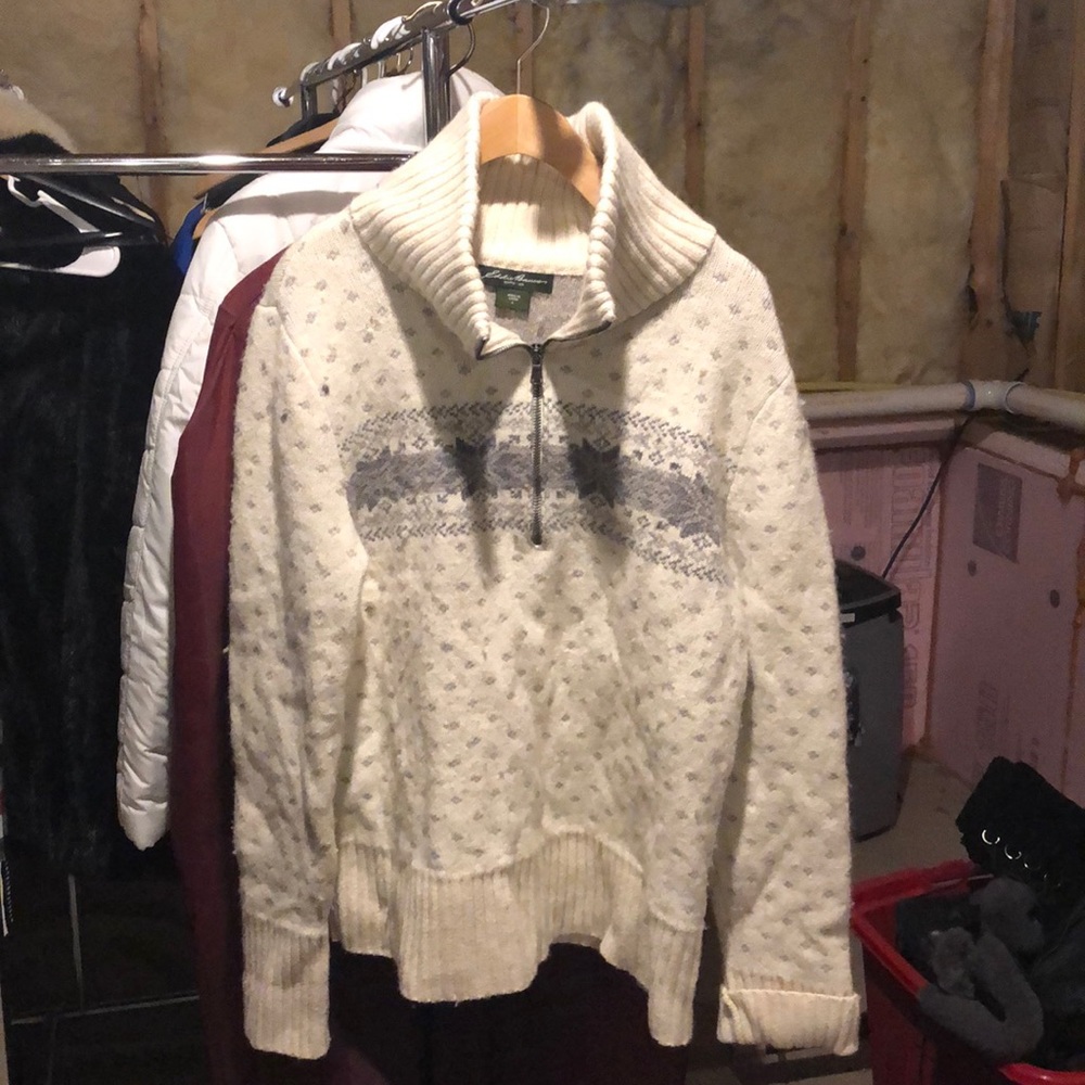 Large Eddie Bauer sweater long sleeve